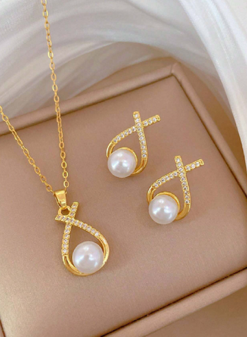 Necklace Chain With White Pearl